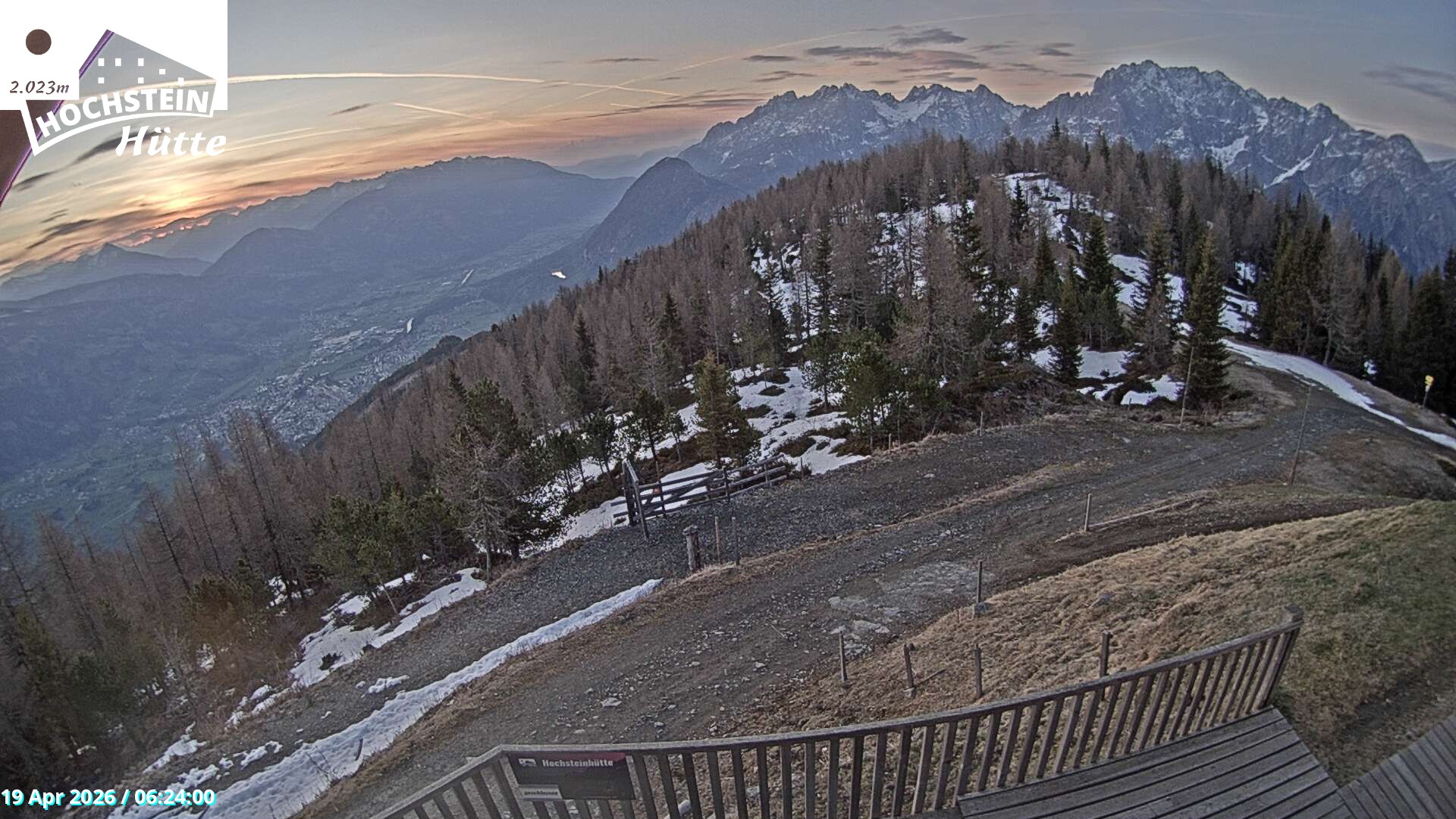Archiv Foto Webcam Sicht von der Hochsteinhütte auf 2057 Meter