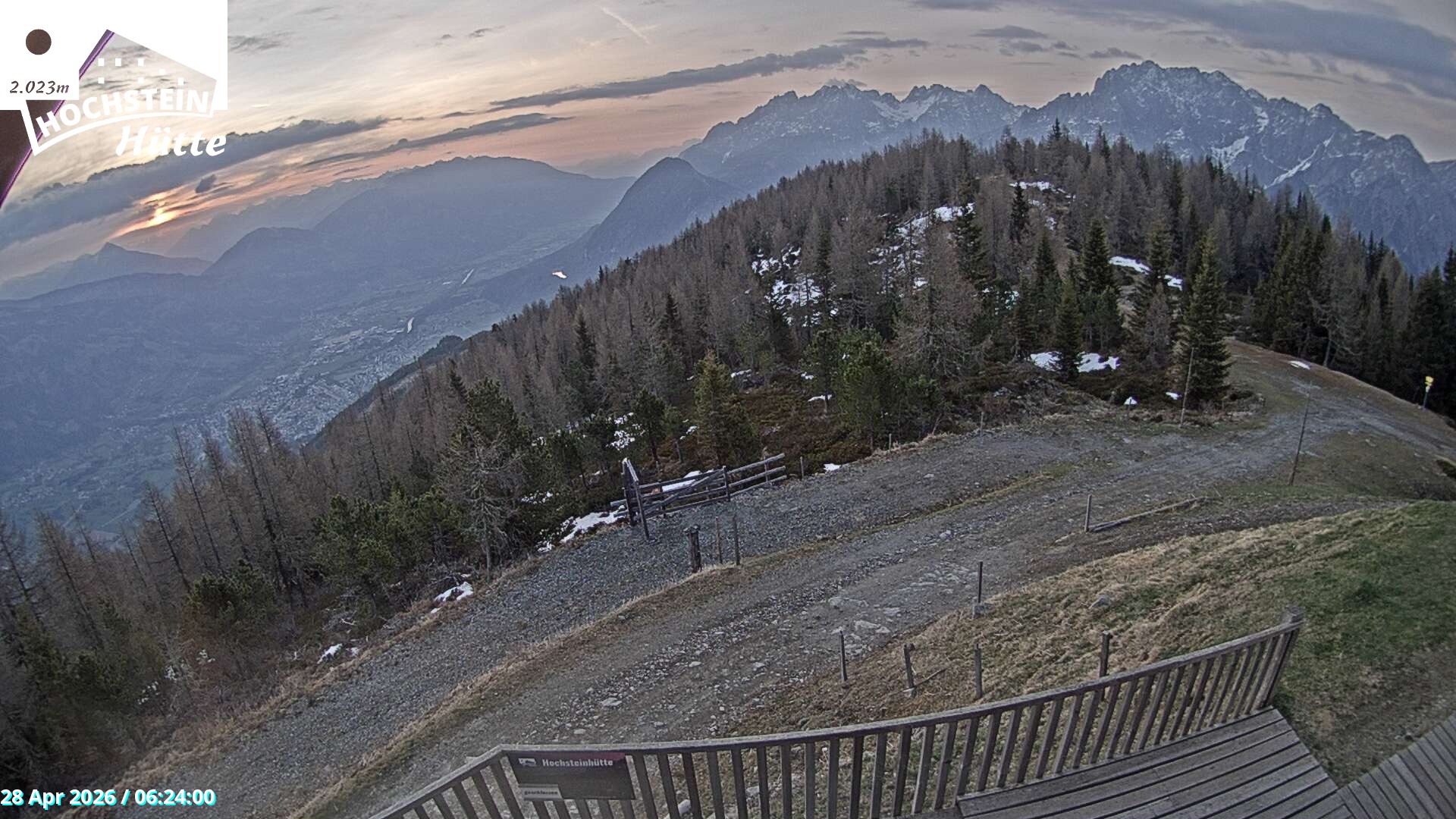 Archiv Foto Webcam Sicht von der Hochsteinhütte auf 2057 Meter