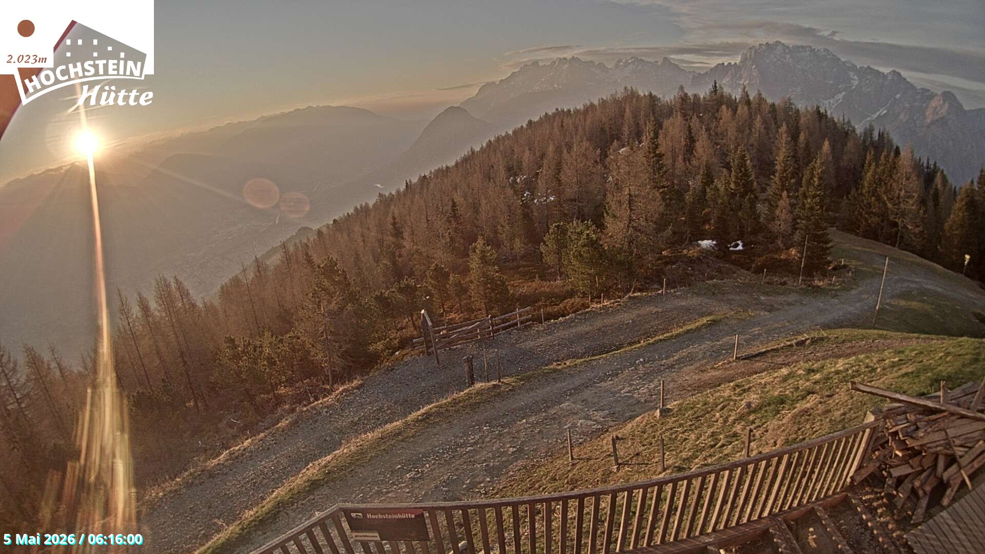 Archiv Foto Webcam Sicht von der Hochsteinhütte auf 2057 Meter