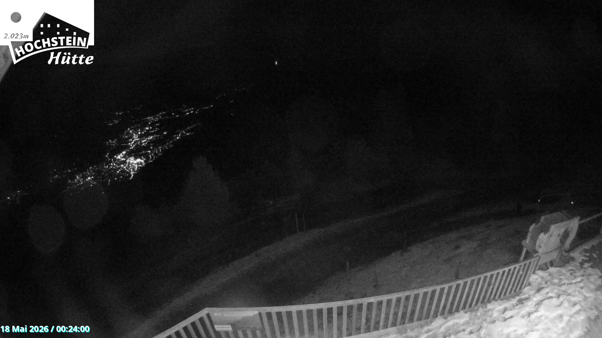Archiv Foto Webcam Sicht von der Hochsteinhütte auf 2057 Meter