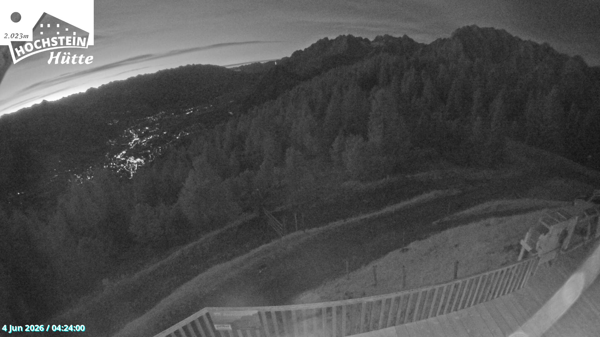Archiv Foto Webcam Sicht von der Hochsteinhütte auf 2057 Meter