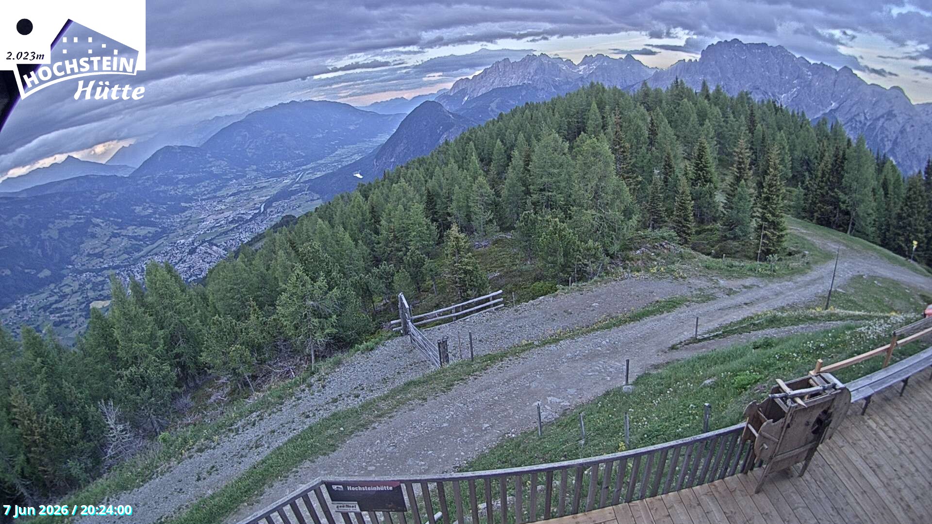 Archiv Foto Webcam Sicht von der Hochsteinhütte auf 2057 Meter