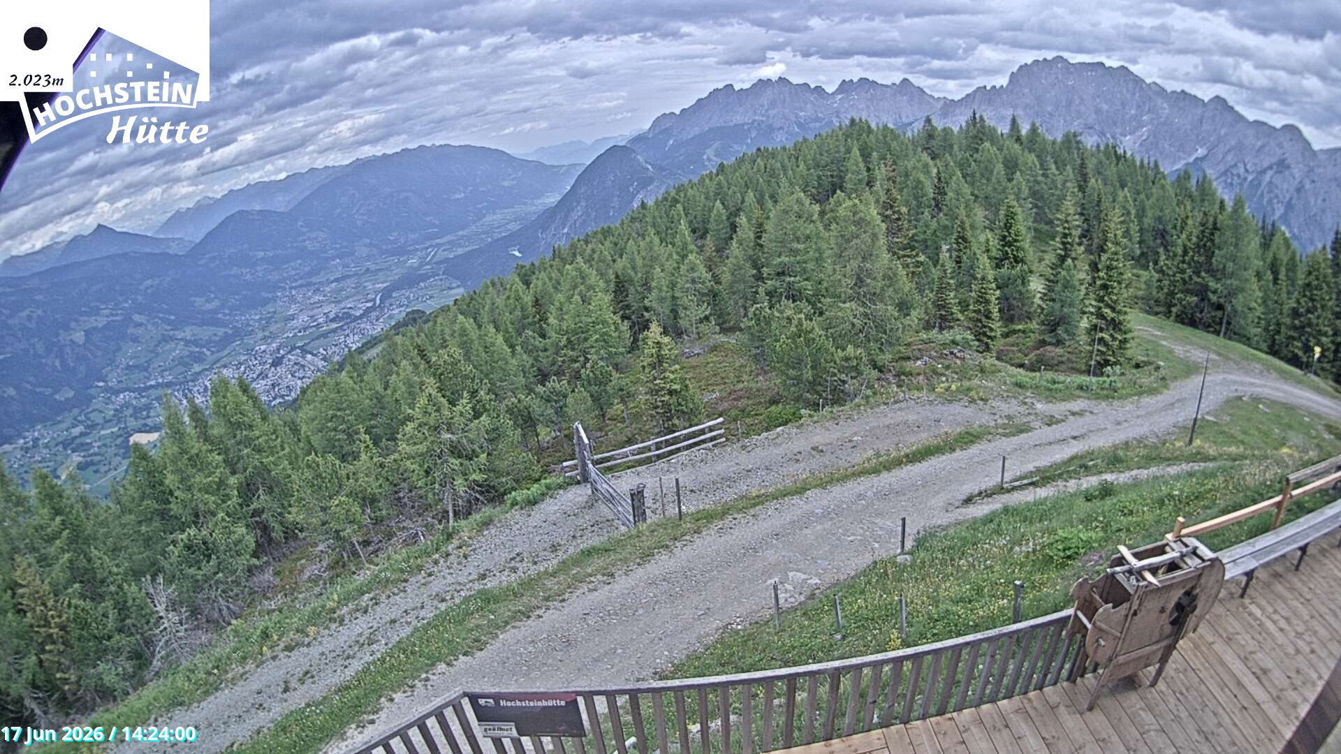 Archiv Foto Webcam Sicht von der Hochsteinhütte auf 2057 Meter