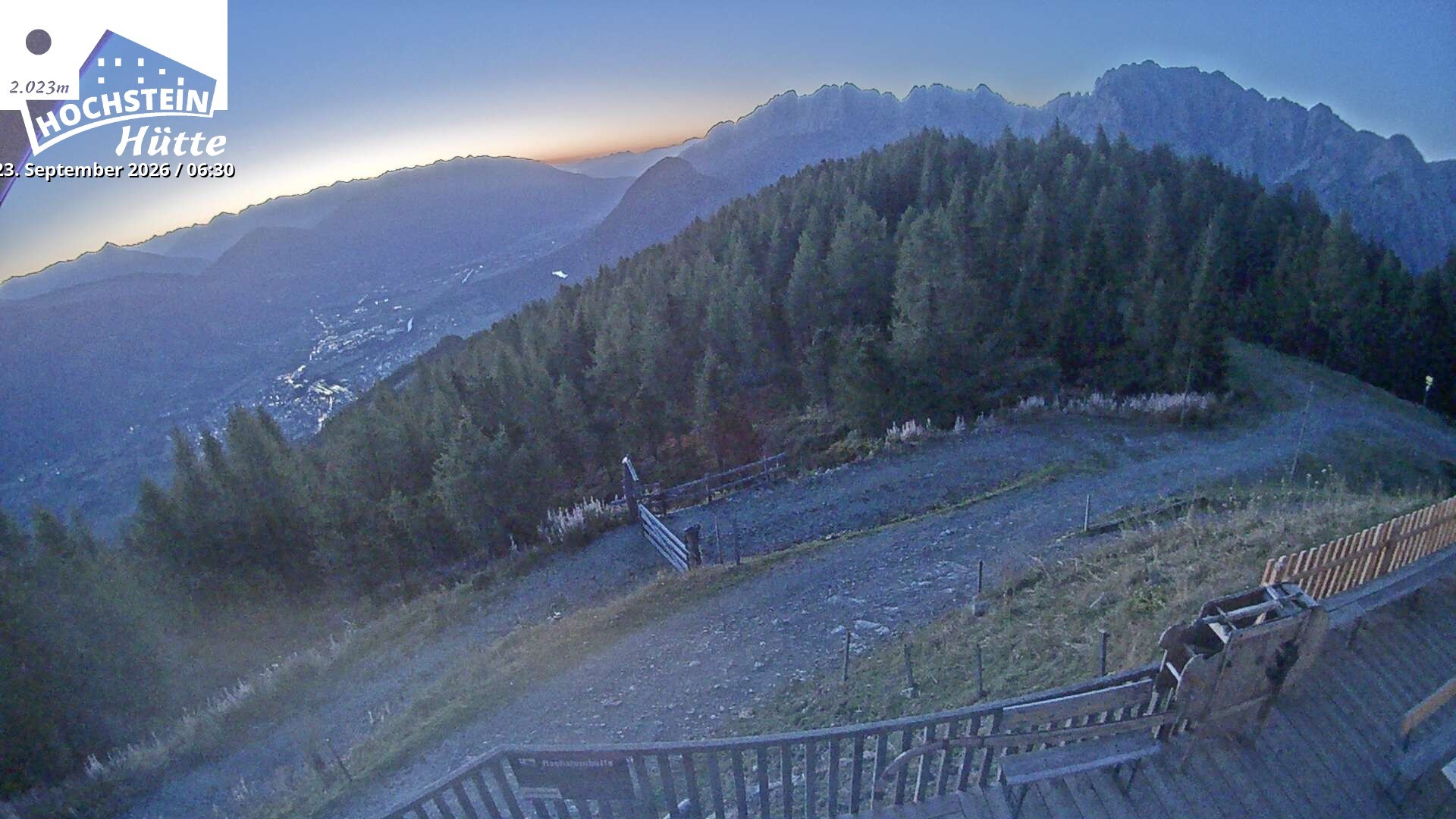 Archiv Foto Webcam Sicht von der Hochsteinhütte auf 2057 Meter