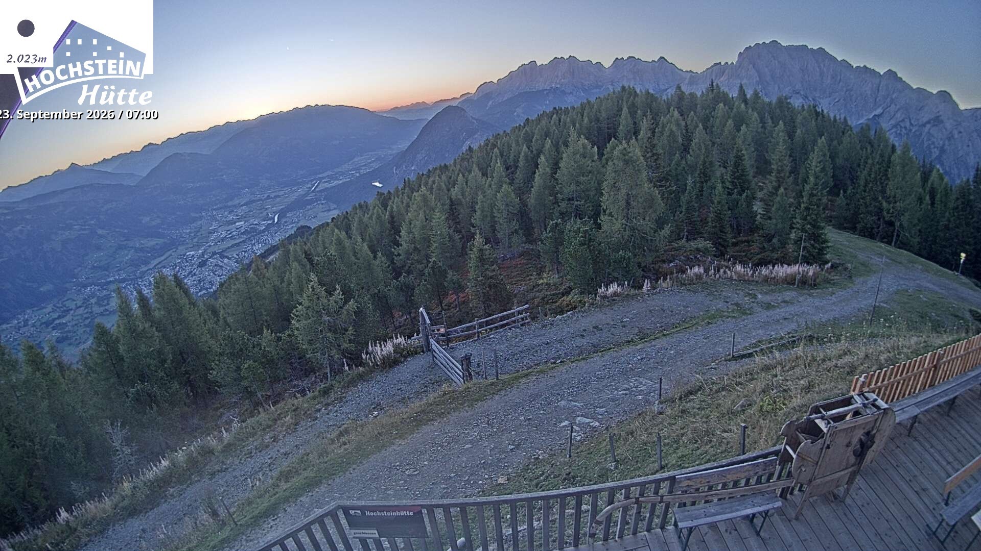 Archiv Foto Webcam Sicht von der Hochsteinhütte auf 2057 Meter