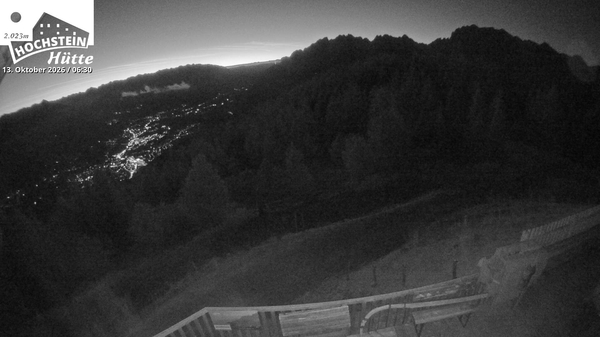 Archiv Foto Webcam Sicht von der Hochsteinhütte auf 2057 Meter