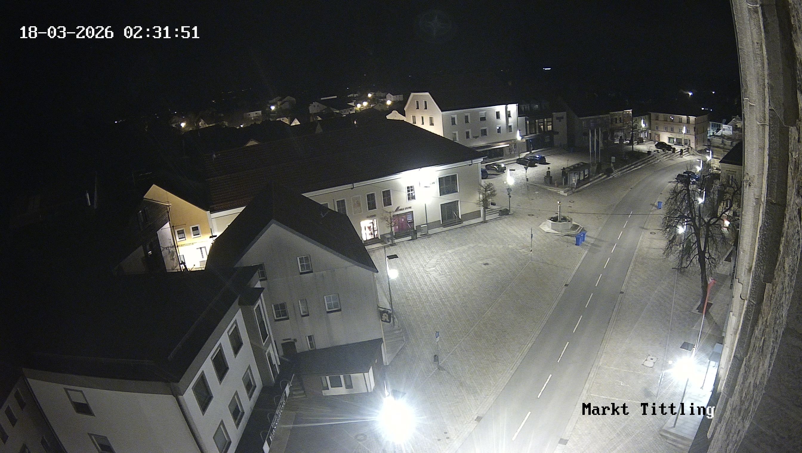 Archiv Foto Webcam Marktplatz in Tittling