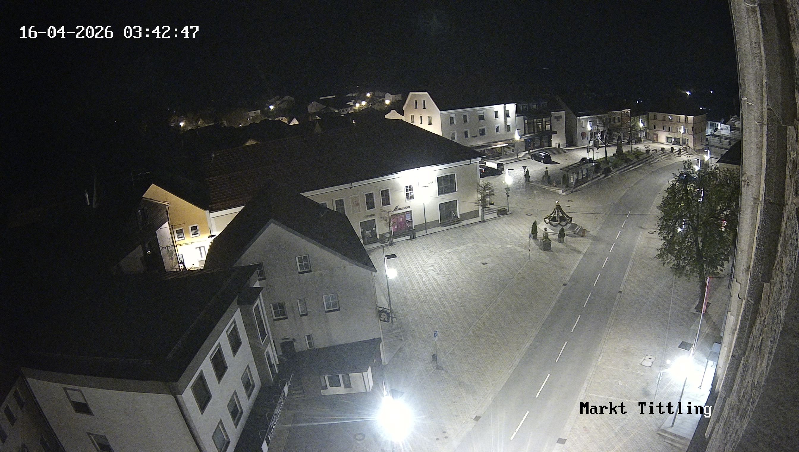 Archiv Foto Webcam Marktplatz in Tittling
