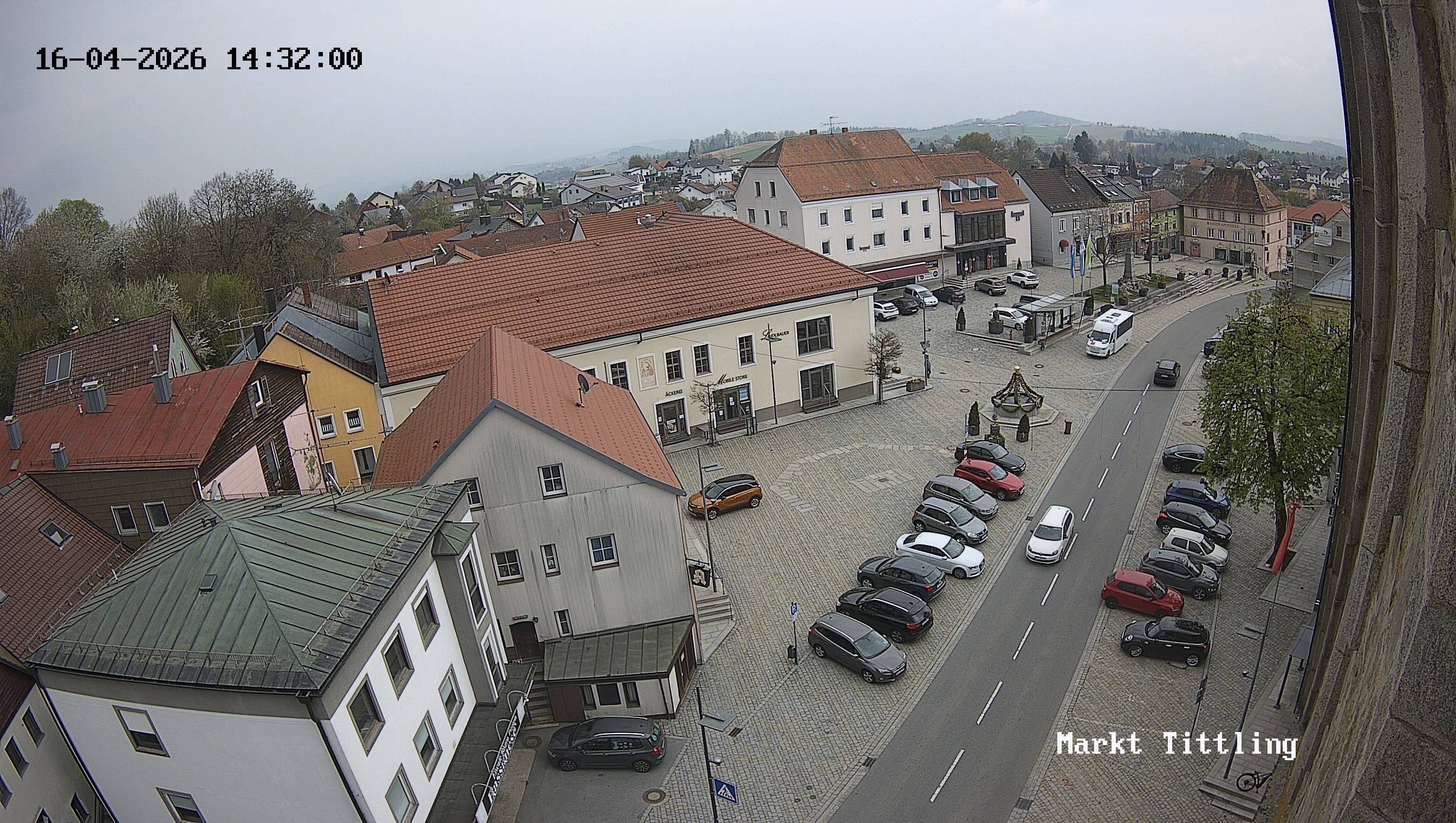 Archiv Foto Webcam Marktplatz in Tittling