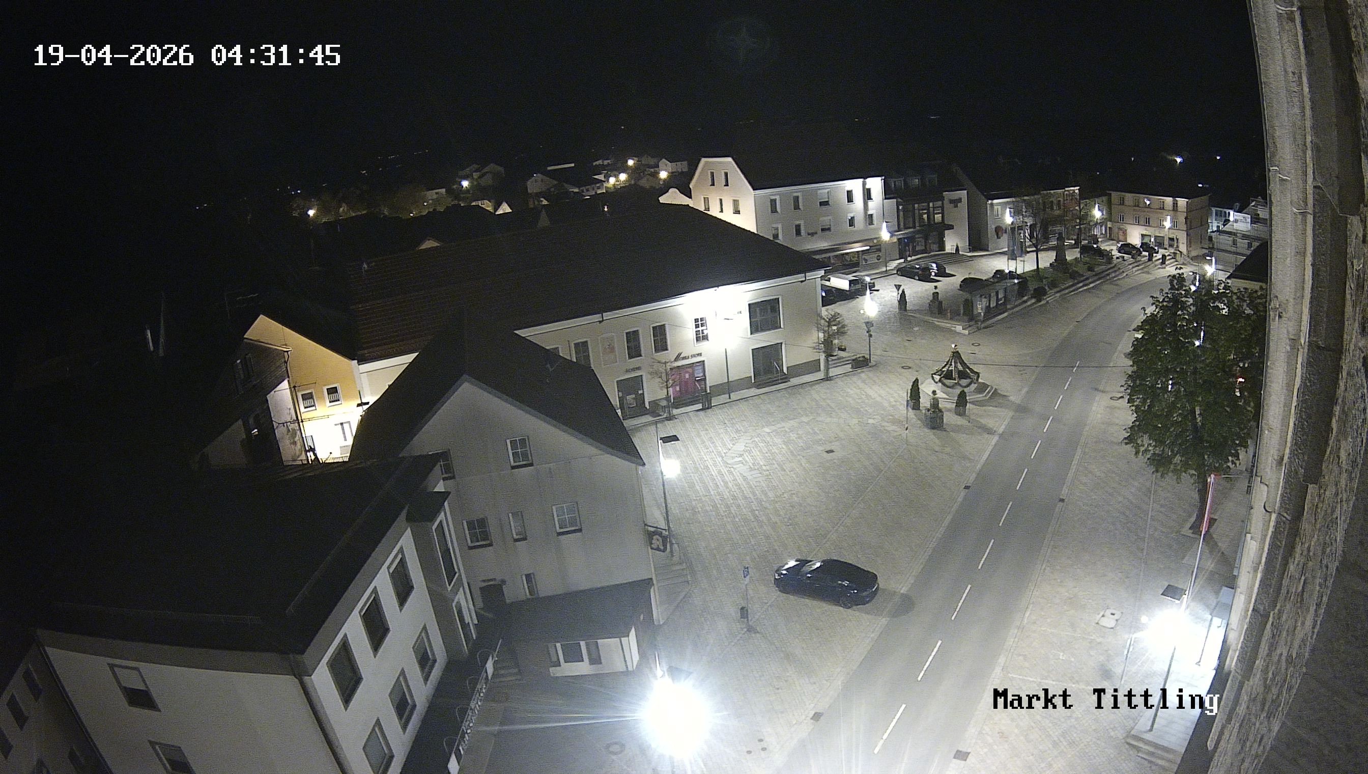 Archiv Foto Webcam Marktplatz in Tittling