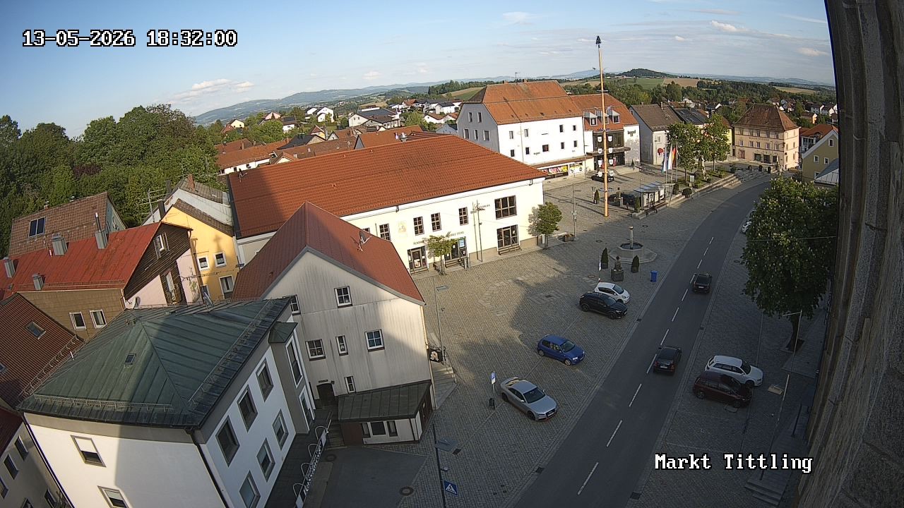 Archiv Foto Webcam Marktplatz in Tittling