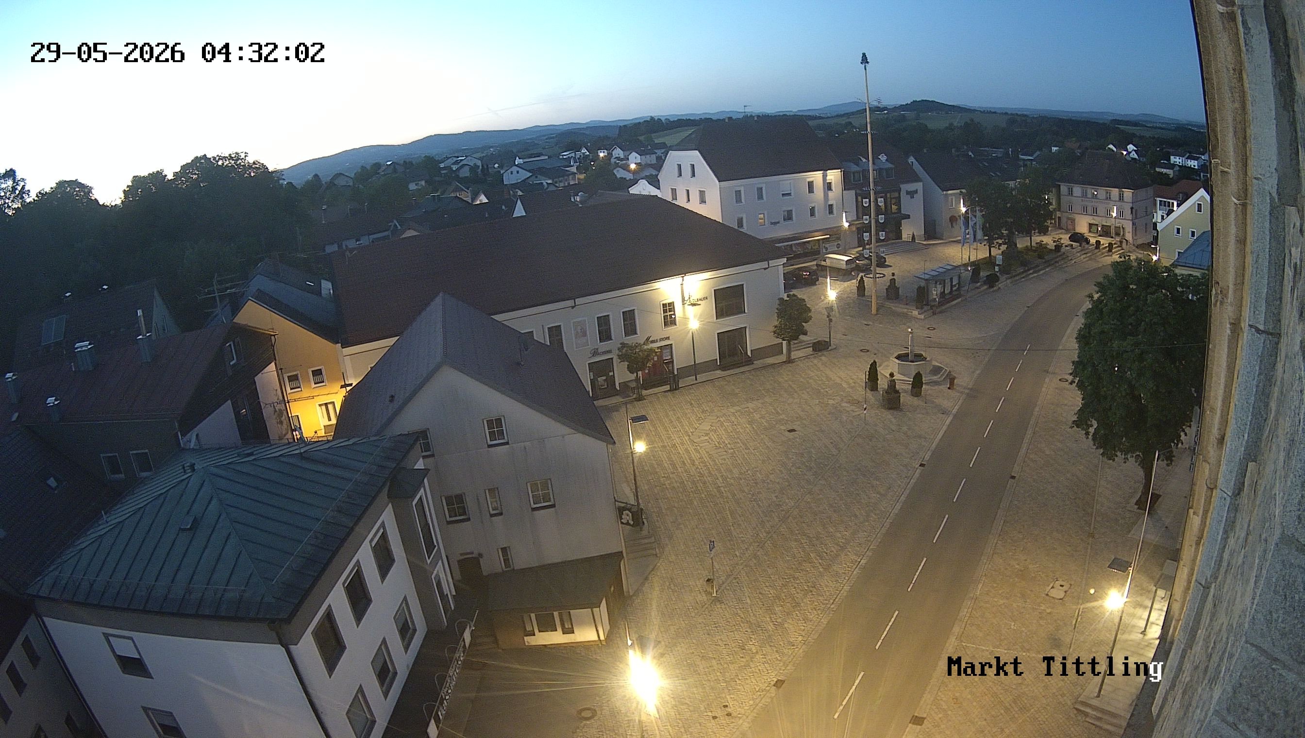 Archiv Foto Webcam Marktplatz in Tittling