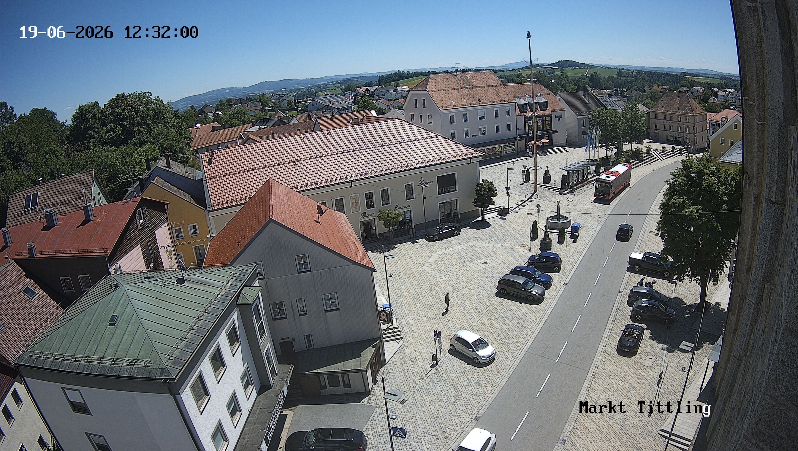 Archiv Foto Webcam Marktplatz in Tittling