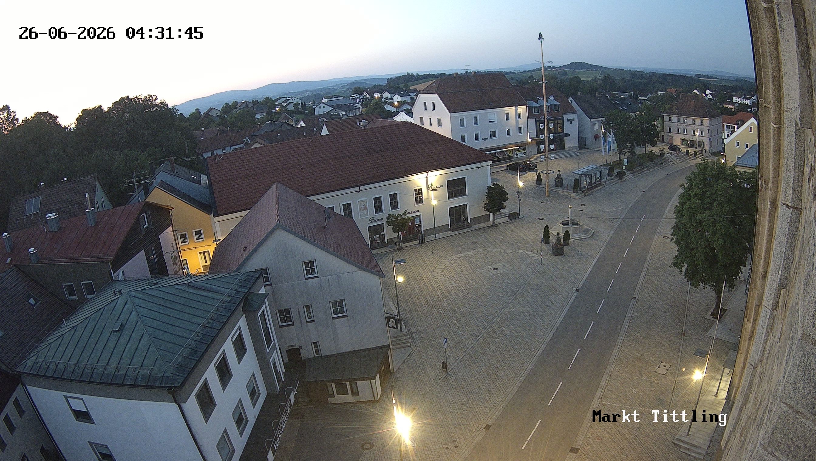 Archiv Foto Webcam Marktplatz in Tittling