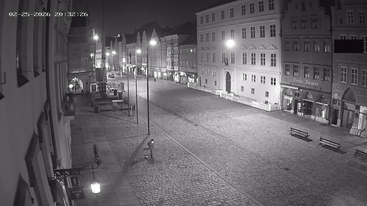 Archiv Foto Webcam Landshut: Blick vom Rathaus auf die Residenz
