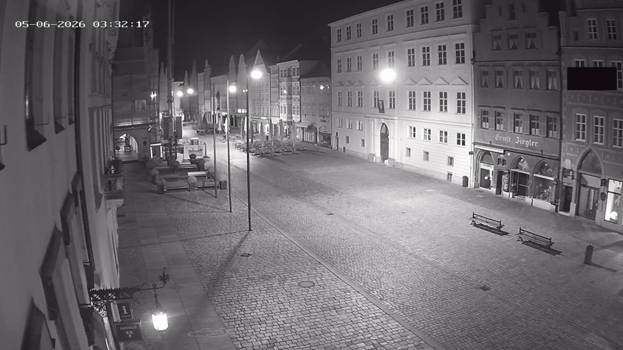 Archiv Foto Webcam Landshut: Blick vom Rathaus auf die Residenz
