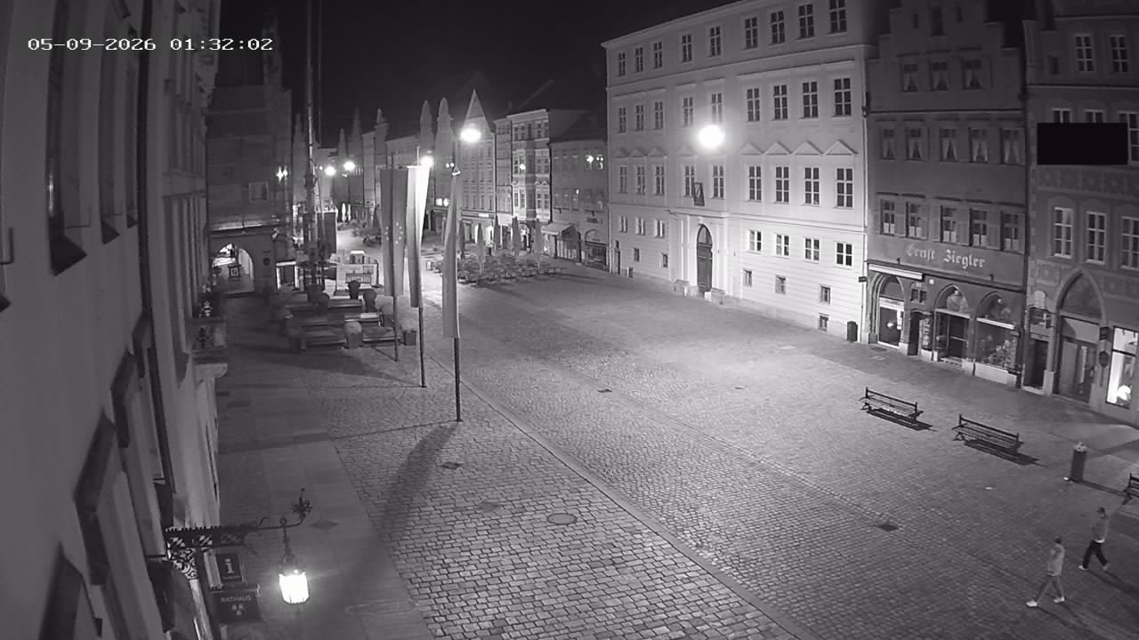 Archiv Foto Webcam Landshut: Blick vom Rathaus auf die Residenz