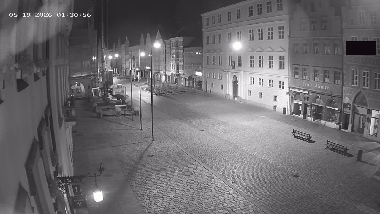 Archiv Foto Webcam Landshut: Blick vom Rathaus auf die Residenz