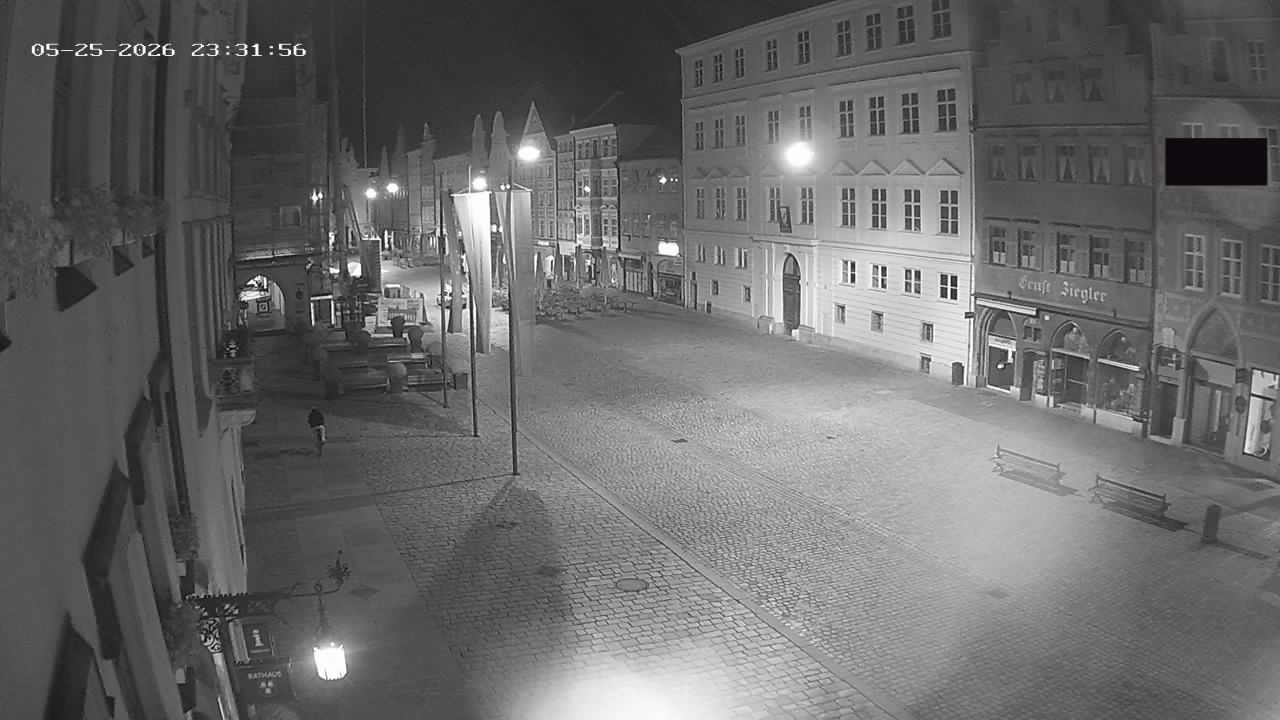 Archiv Foto Webcam Landshut: Blick vom Rathaus auf die Residenz