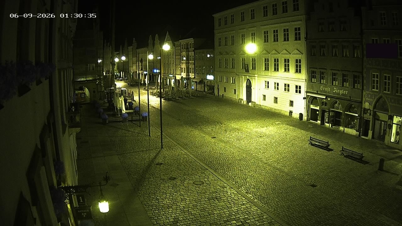 Archiv Foto Webcam Landshut: Blick vom Rathaus auf die Residenz