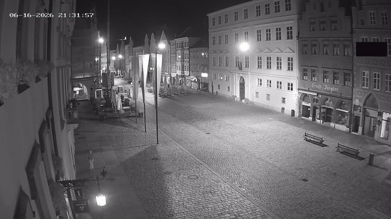 Archiv Foto Webcam Landshut: Blick vom Rathaus auf die Residenz