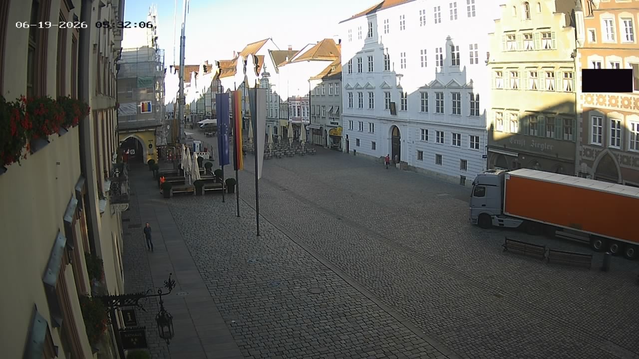 Archiv Foto Webcam Landshut: Blick vom Rathaus auf die Residenz