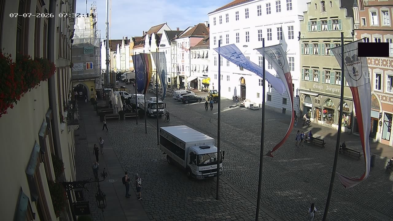 Archiv Foto Webcam Landshut: Blick vom Rathaus auf die Residenz
