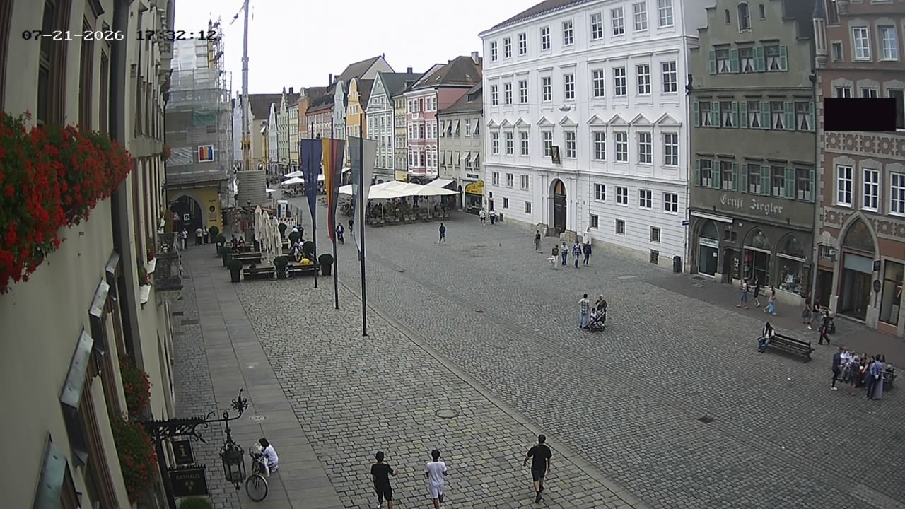 Archiv Foto Webcam Landshut: Blick vom Rathaus auf die Residenz
