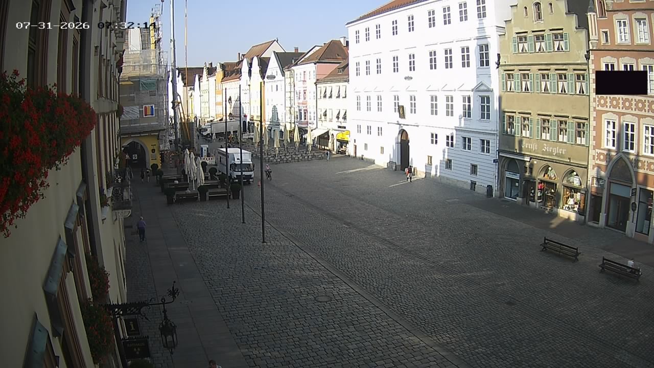 Archiv Foto Webcam Landshut: Blick vom Rathaus auf die Residenz