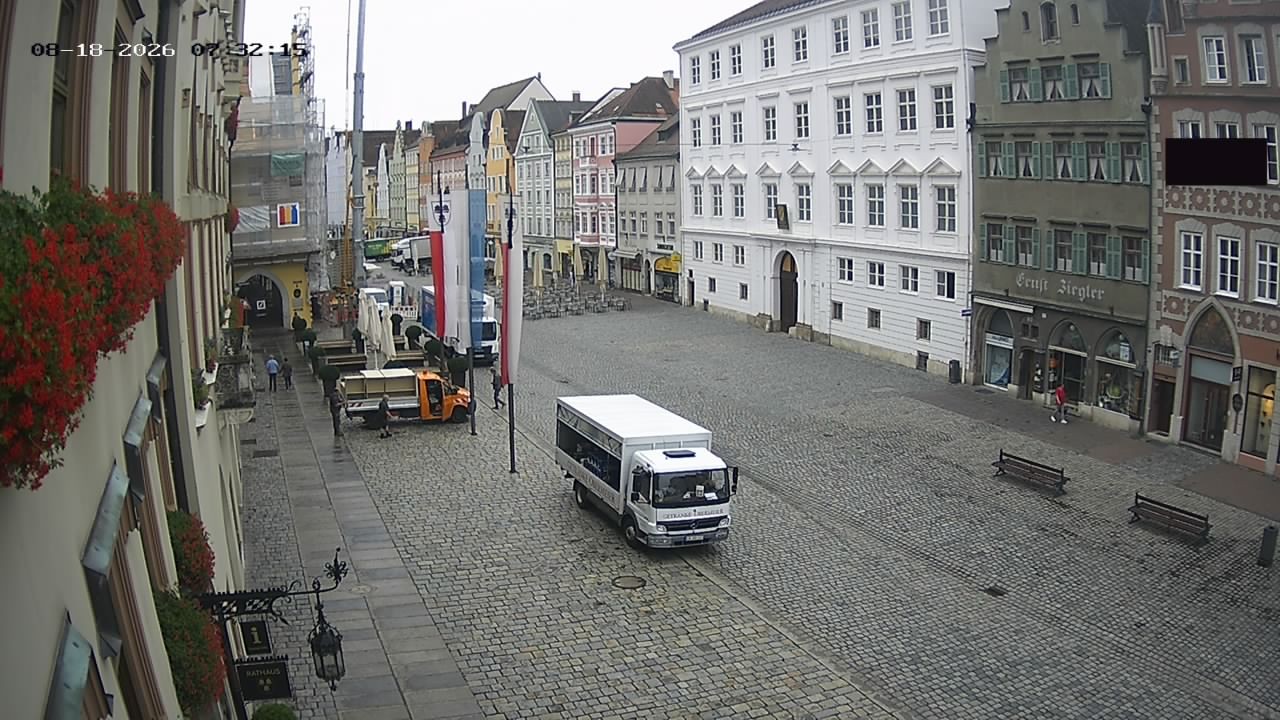 Archiv Foto Webcam Landshut: Blick vom Rathaus auf die Residenz
