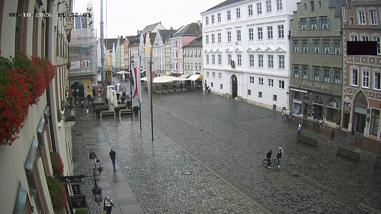 Archiv Foto Webcam Landshut: Blick vom Rathaus auf die Residenz