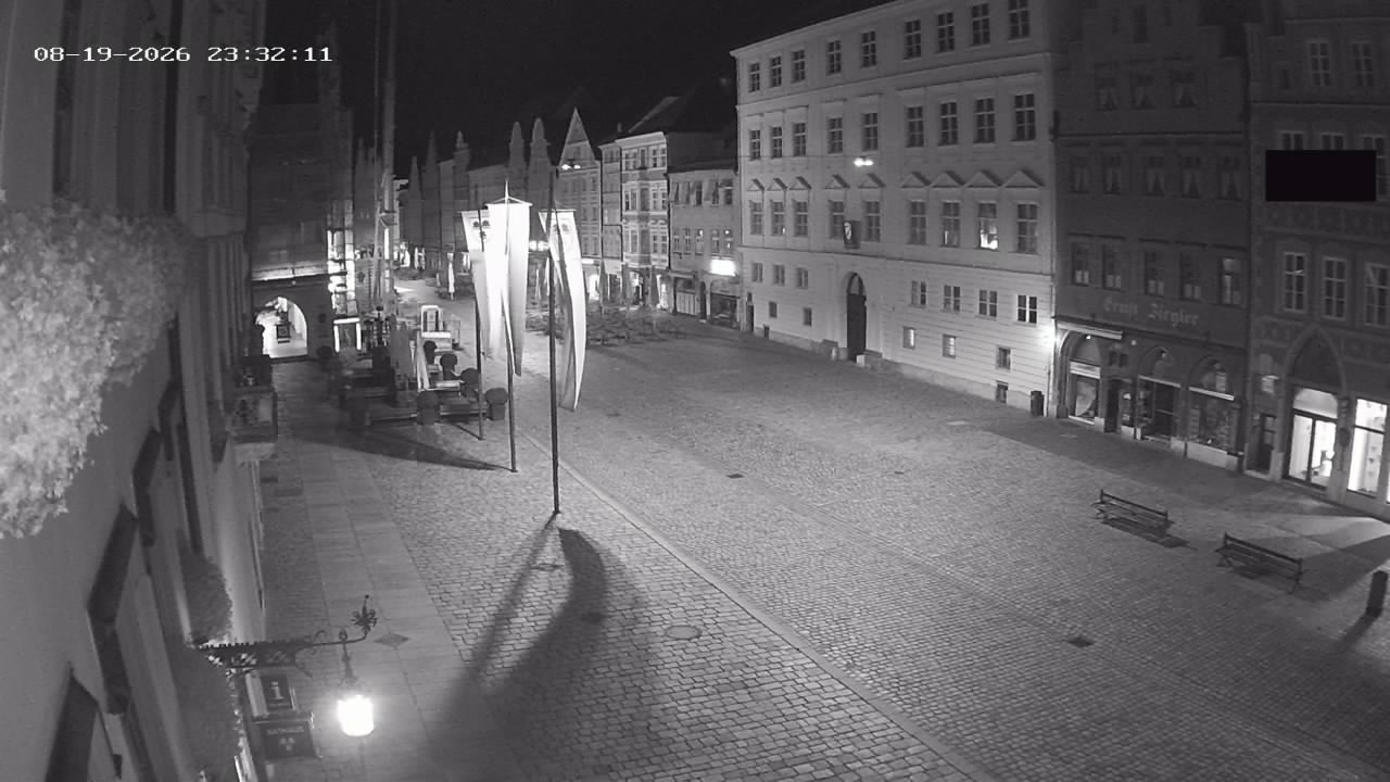 Archiv Foto Webcam Landshut: Blick vom Rathaus auf die Residenz