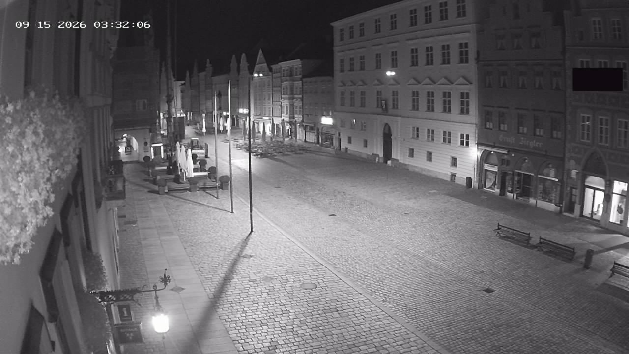 Archiv Foto Webcam Landshut: Blick vom Rathaus auf die Residenz