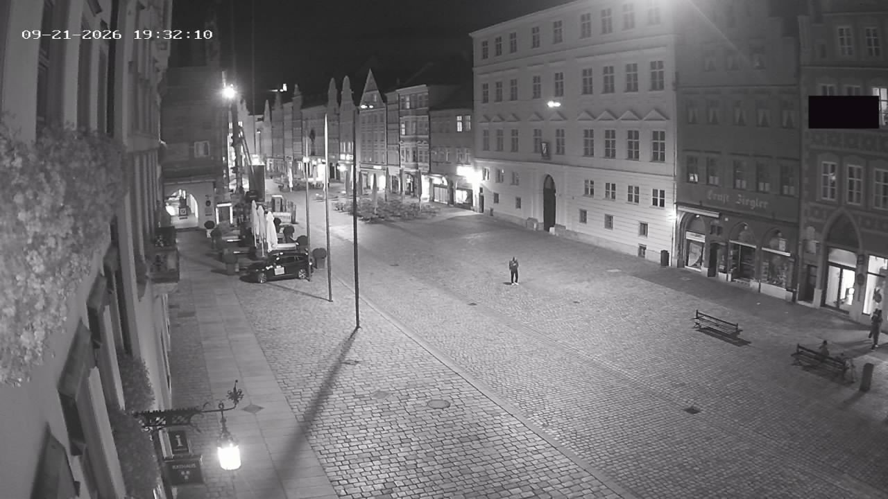 Archiv Foto Webcam Landshut: Blick vom Rathaus auf die Residenz