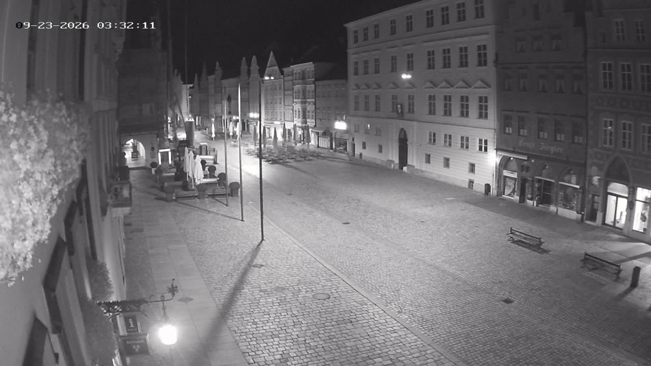 Archiv Foto Webcam Landshut: Blick vom Rathaus auf die Residenz