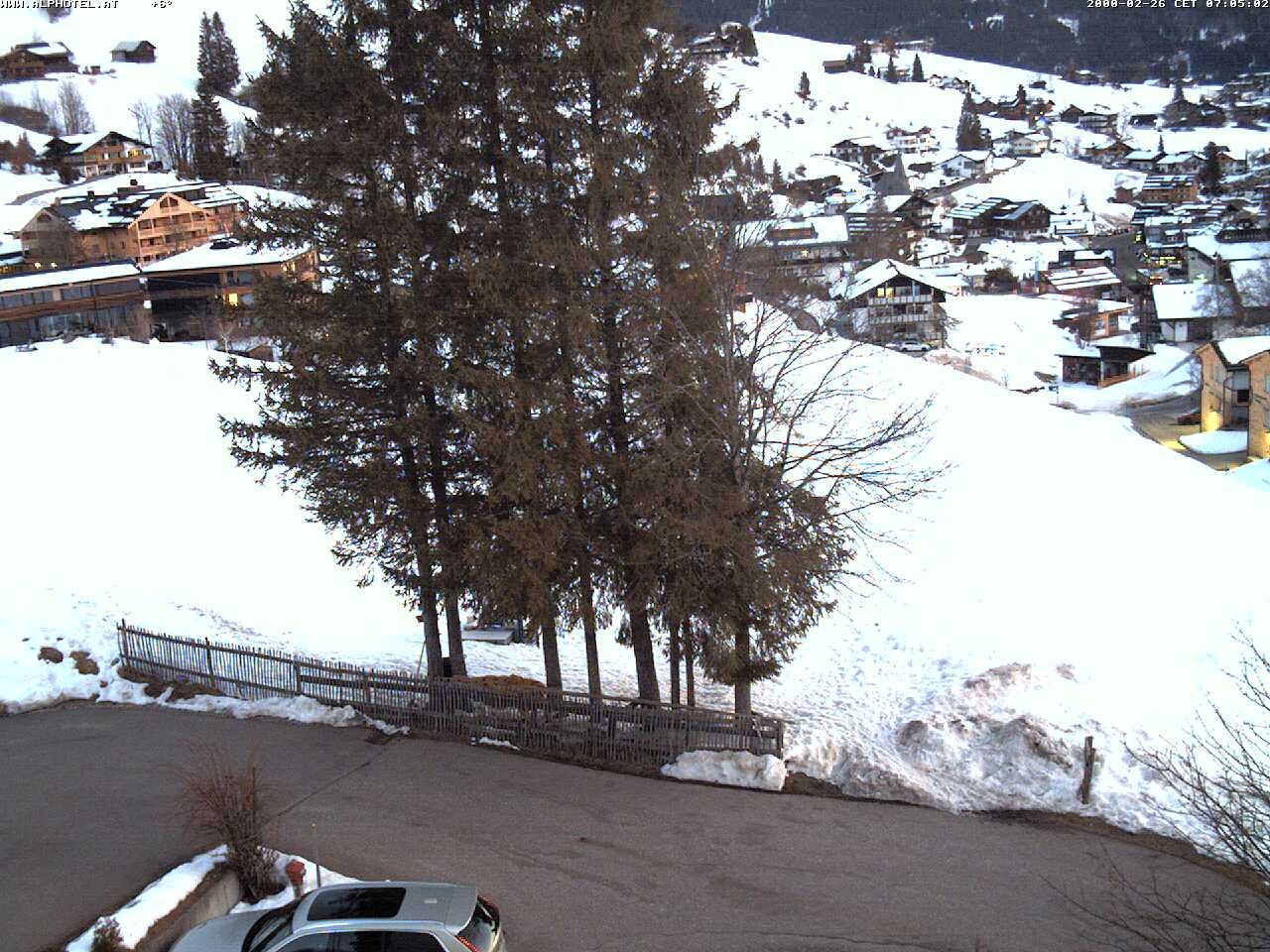 Archived image Webcam Hotel "Alphotel" at Kleinwalsertal