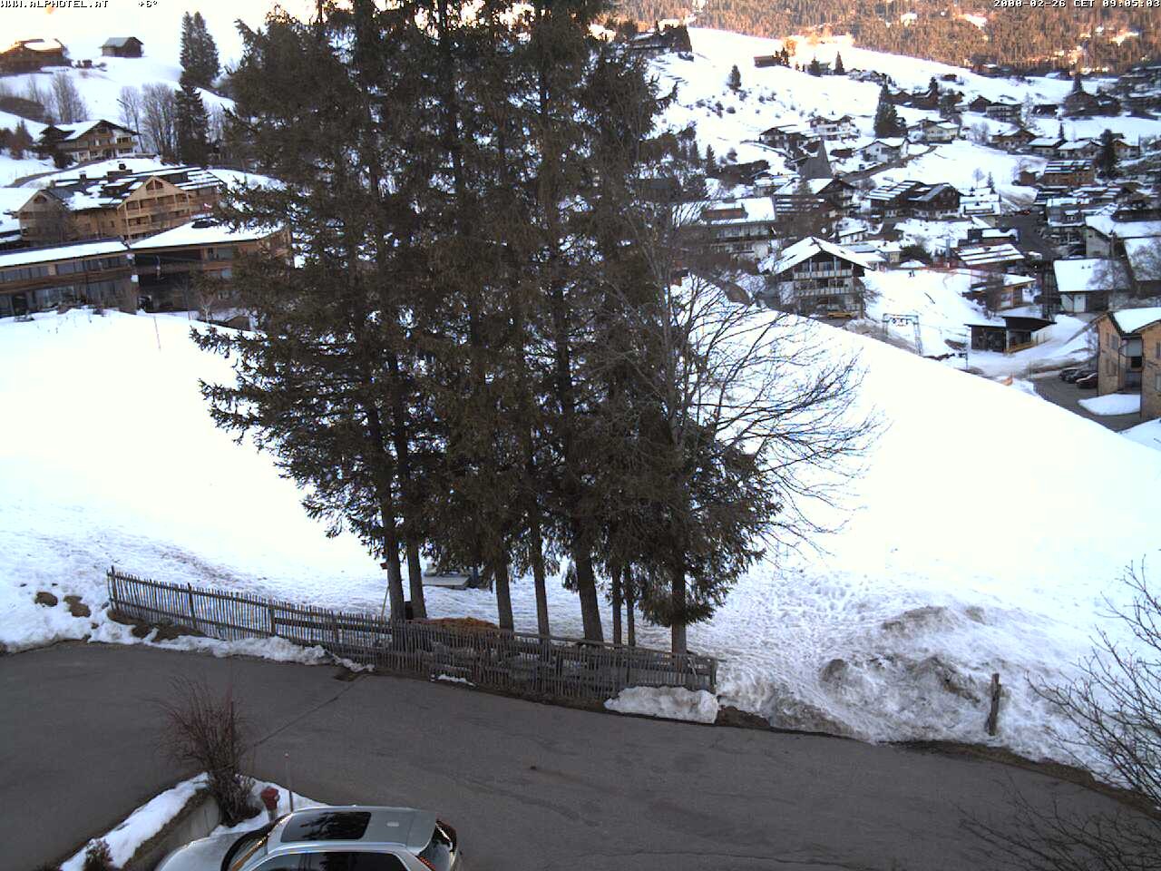 Archived image Webcam Hotel "Alphotel" at Kleinwalsertal