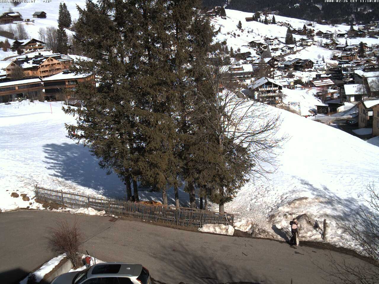 Archived image Webcam Hotel "Alphotel" at Kleinwalsertal