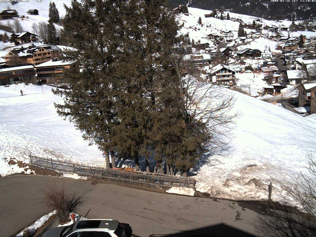 Archived image Webcam Hotel "Alphotel" at Kleinwalsertal