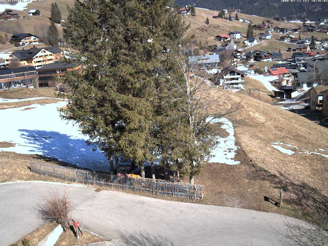 Archived image Webcam Hotel "Alphotel" at Kleinwalsertal