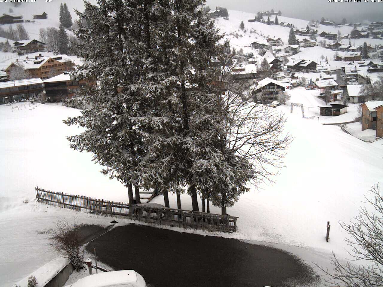 Archived image Webcam Hotel "Alphotel" at Kleinwalsertal