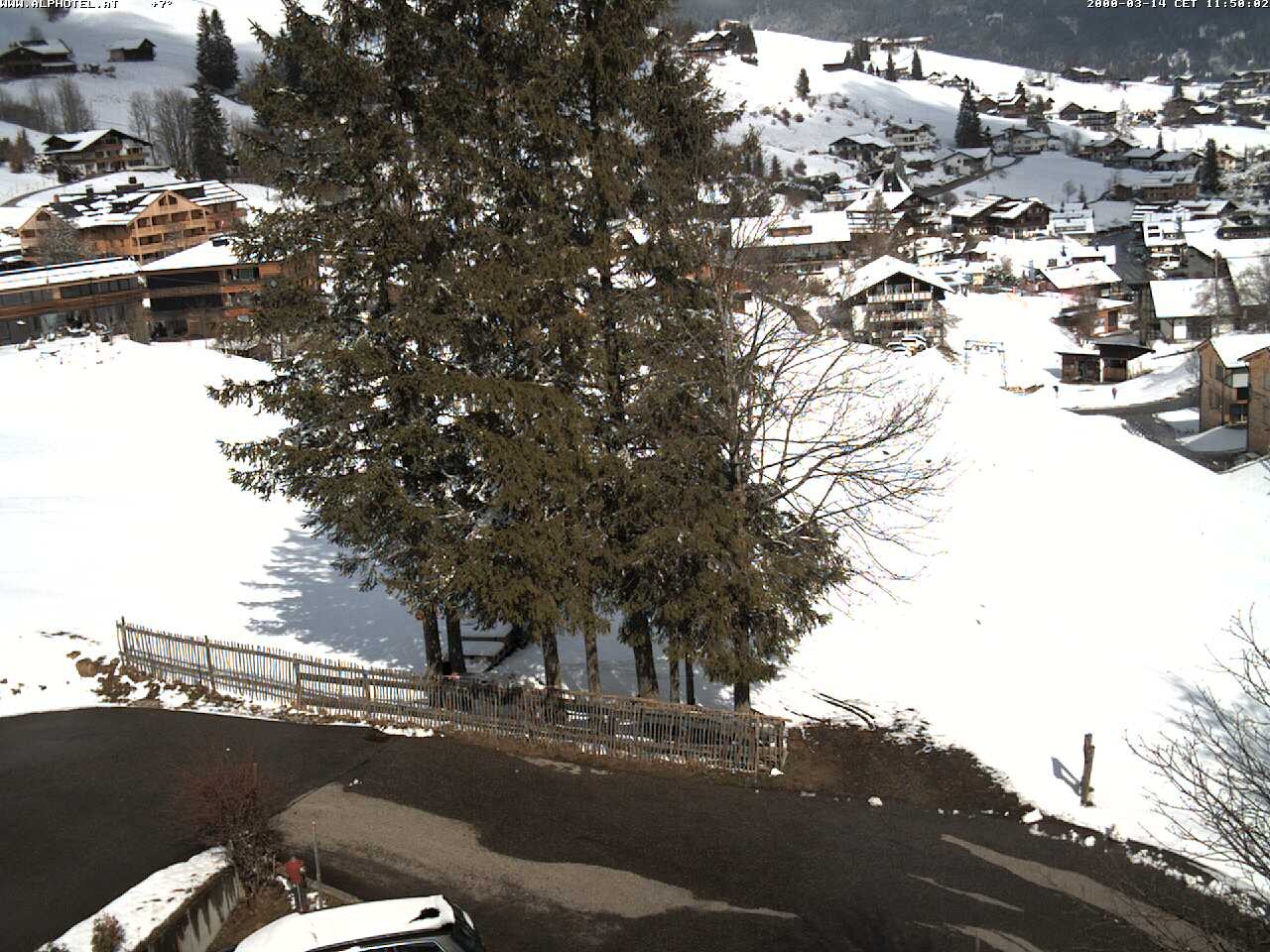 Archived image Webcam Hotel "Alphotel" at Kleinwalsertal