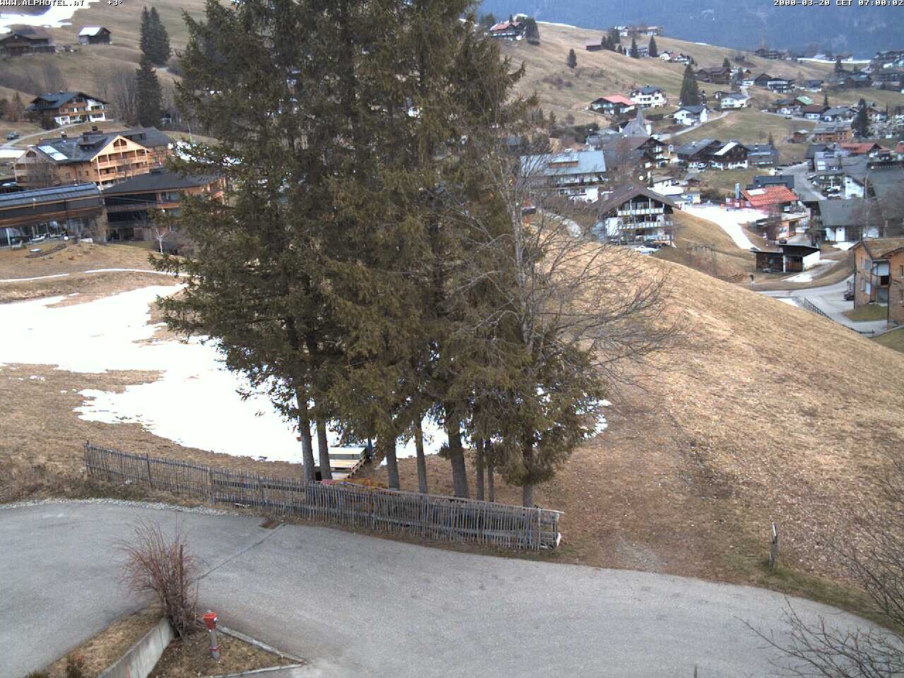 Archived image Webcam Hotel "Alphotel" at Kleinwalsertal