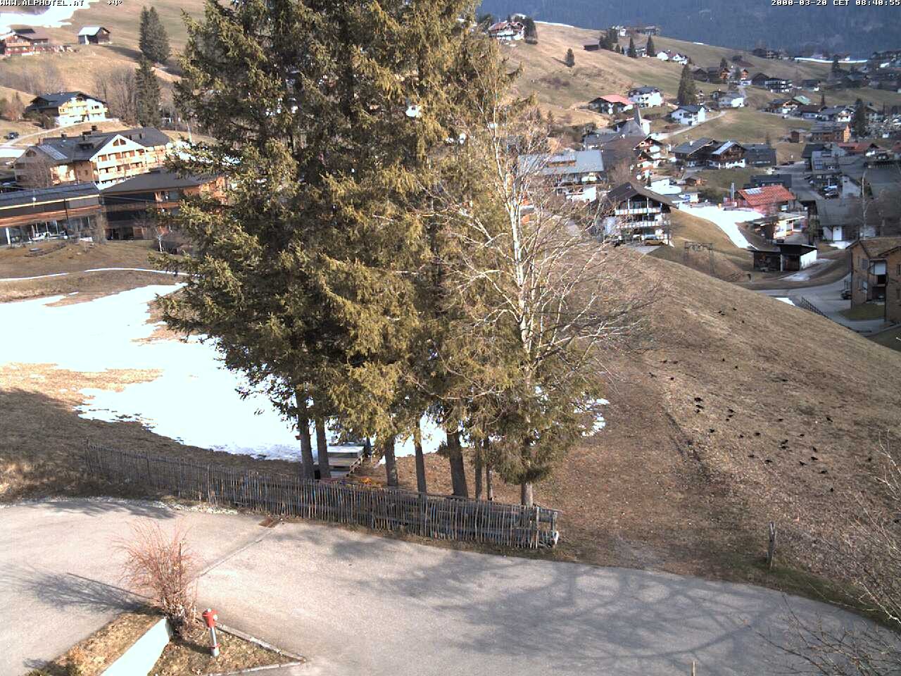 Archived image Webcam Hotel "Alphotel" at Kleinwalsertal