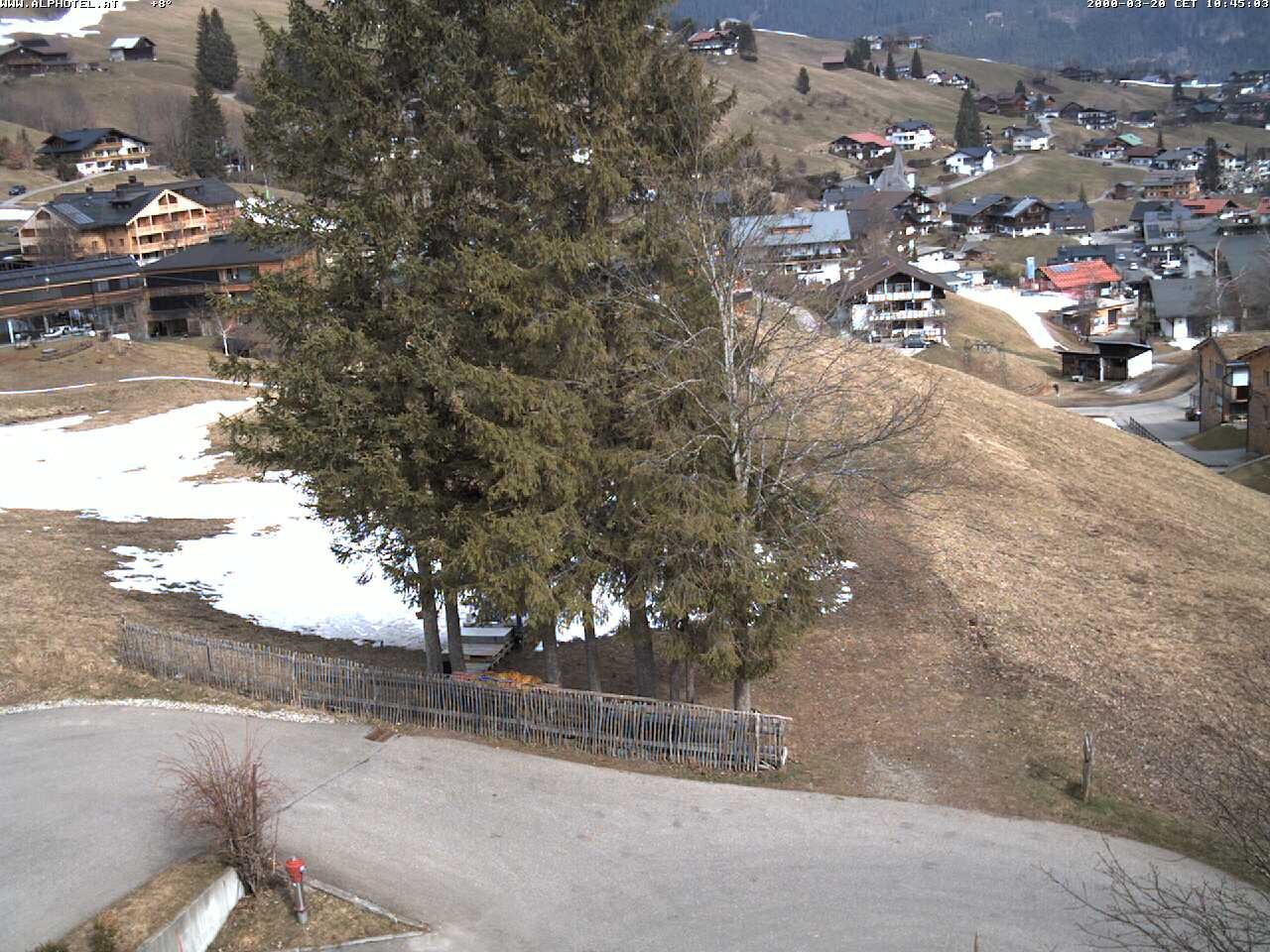 Archived image Webcam Hotel "Alphotel" at Kleinwalsertal