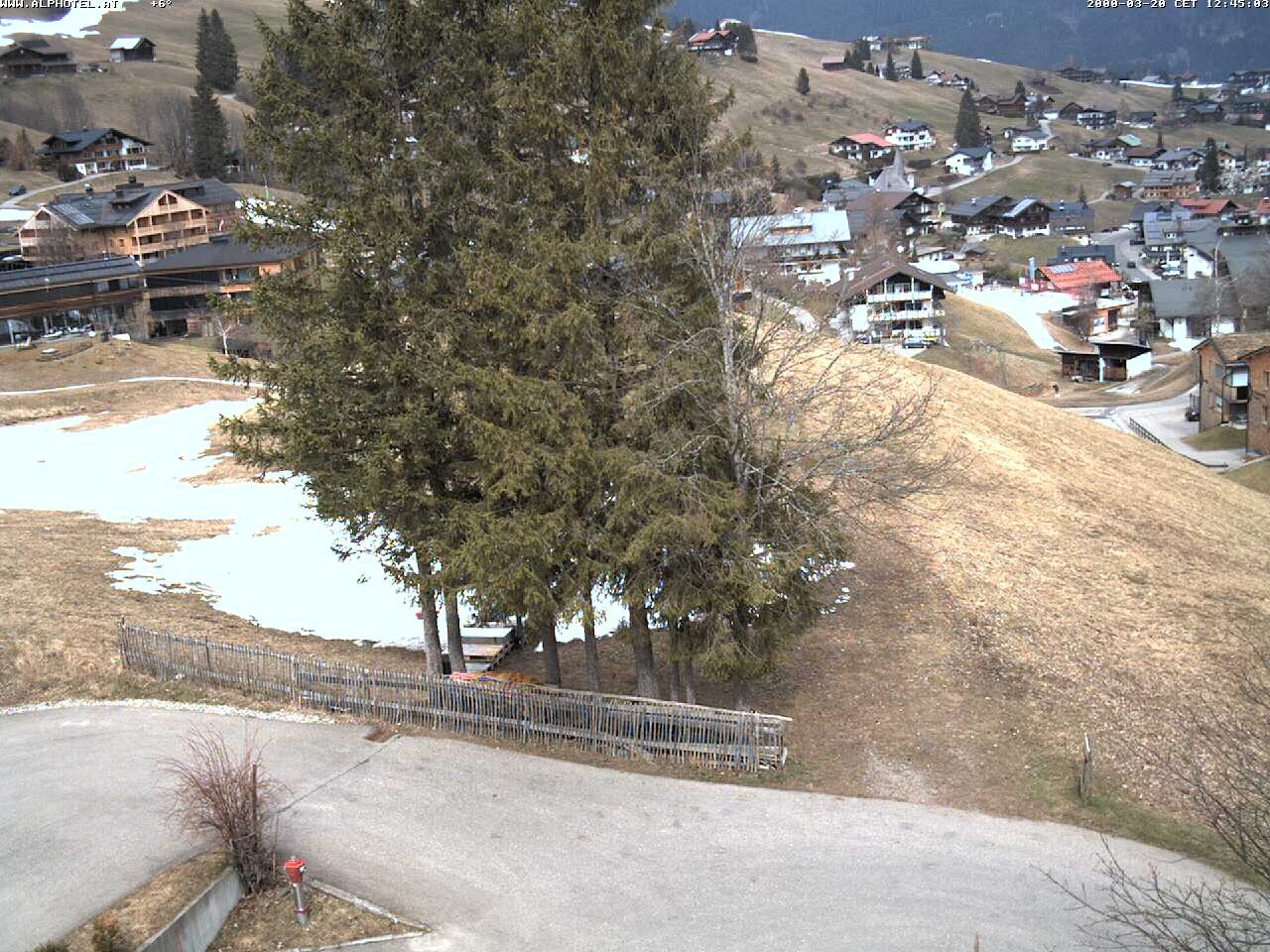 Archived image Webcam Hotel "Alphotel" at Kleinwalsertal