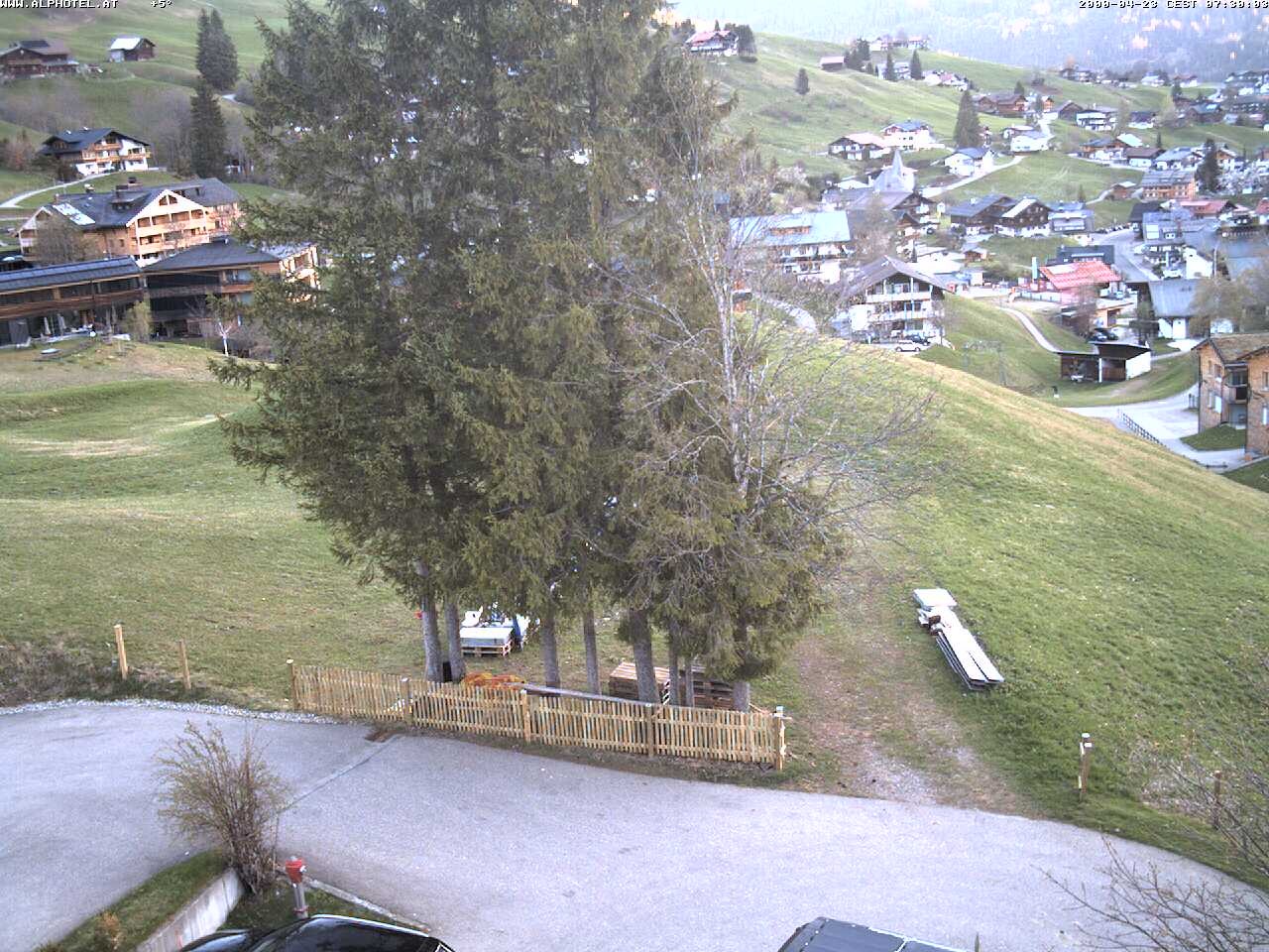 Archived image Webcam Hotel "Alphotel" at Kleinwalsertal