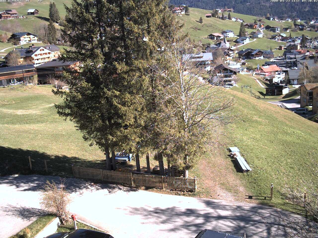 Archived image Webcam Hotel "Alphotel" at Kleinwalsertal