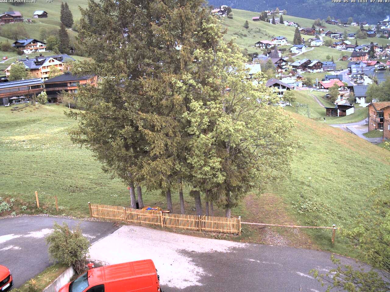 Archived image Webcam Hotel "Alphotel" at Kleinwalsertal
