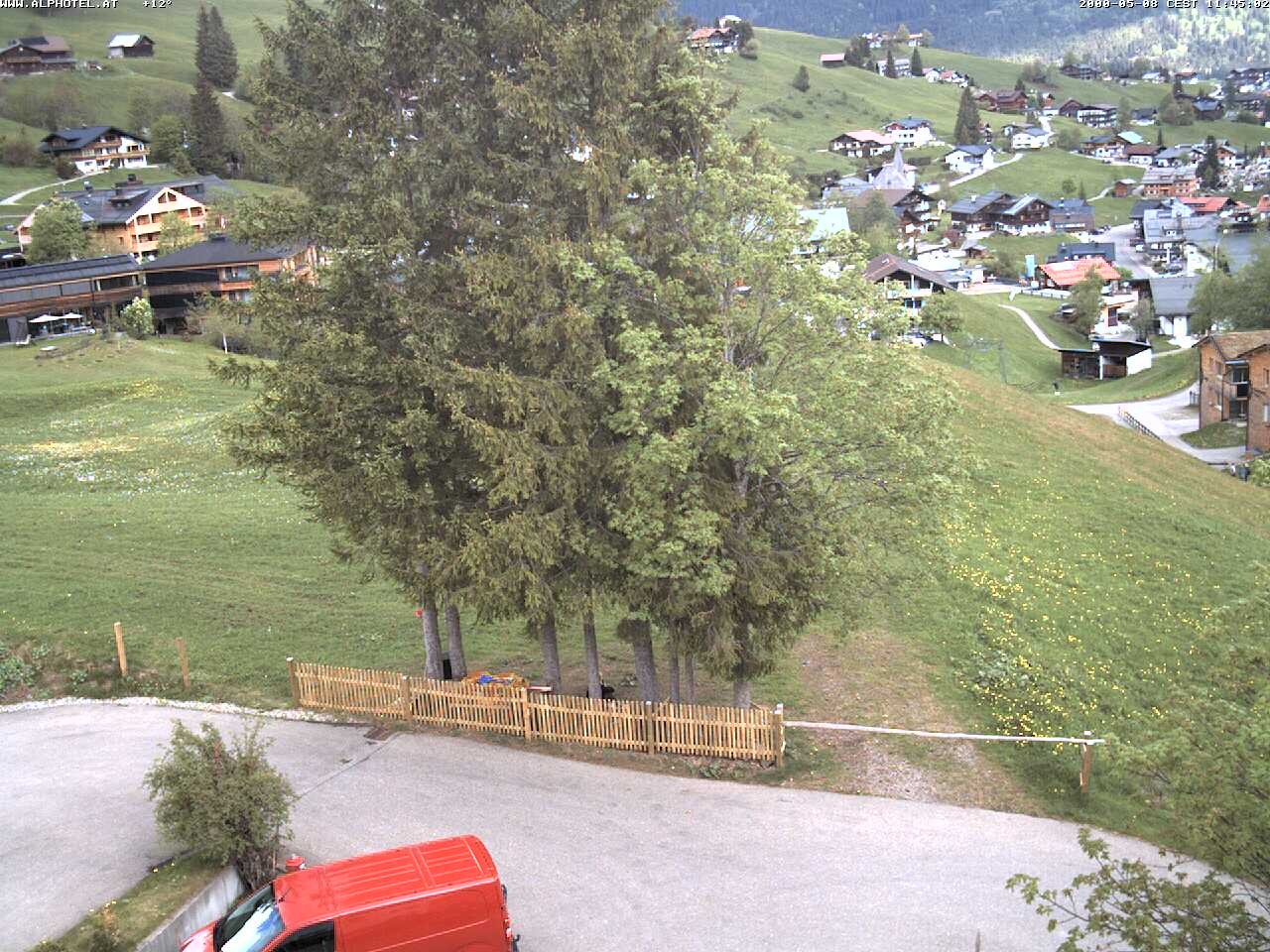 Archived image Webcam Hotel "Alphotel" at Kleinwalsertal